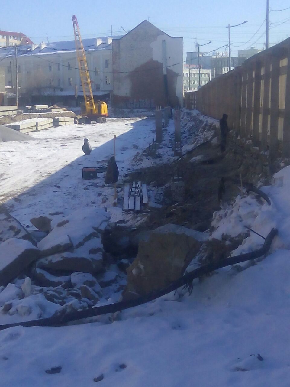 Петросян продолжает свою стройку на ул. Петра Алексеева, несмотря на запрет (+видео)