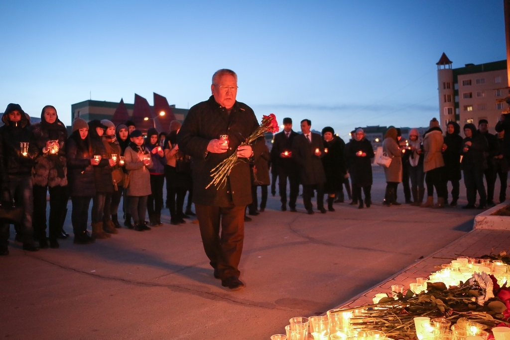 В Якутске состоялось траурное мероприятие в память о погибших при взрыве в Санкт-Петербурге