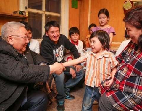 В Якутии матери-героини получат по миллиону рублей