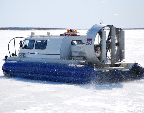 Суда на воздушной подушке начнут курсировать через Лену во вторник, 18 апреля