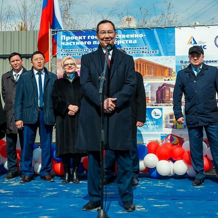 В День республики была установлена первая свая Дворца современного искусства имени Юрия Гагарина в Якутске