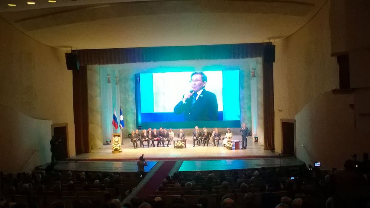 Мэру Якутска не нашлось места в президиуме