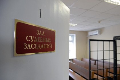 Отфотошопленный снимок Путина с макияжем признали экстремистским