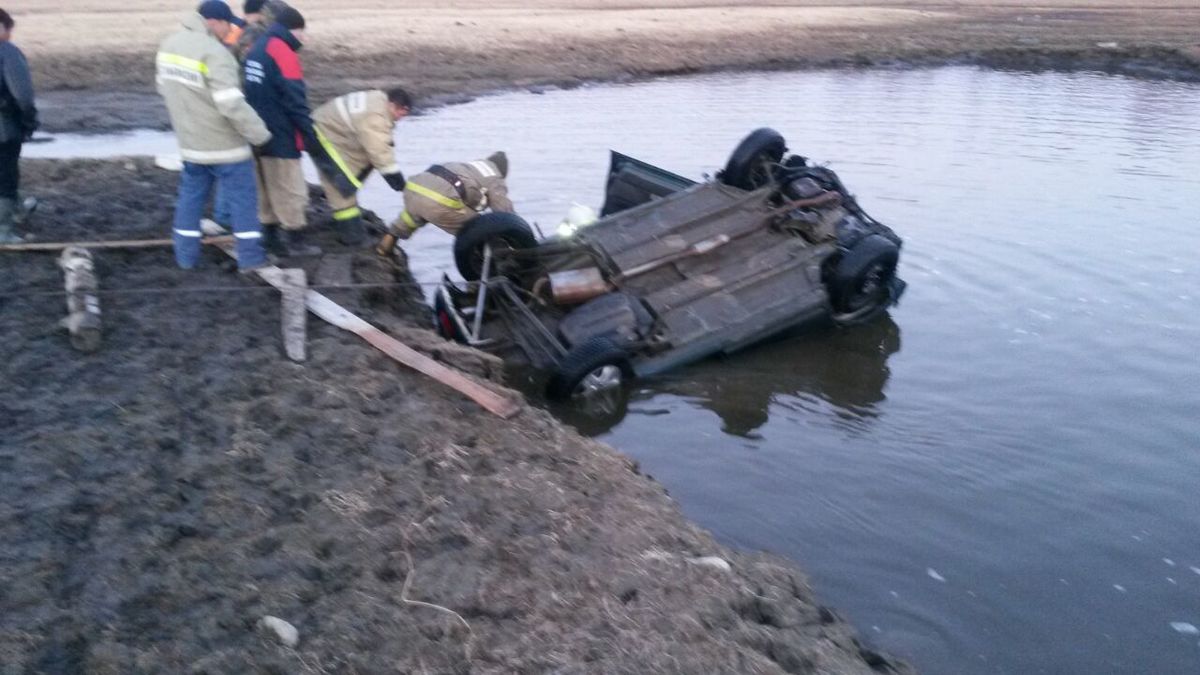 В Чурапче автомобиль упал в реку, есть жертвы