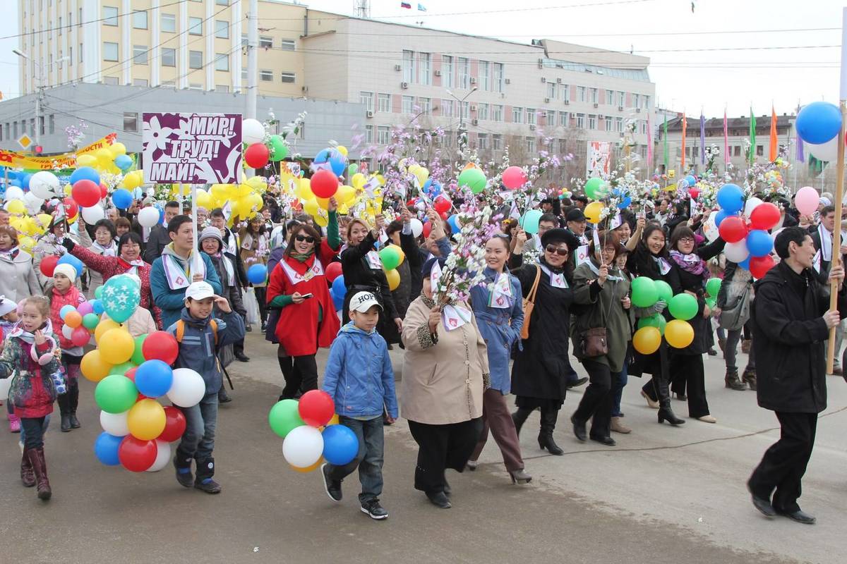 Первомайское шествие в Якутске стало одним из самых многочисленных в стране
