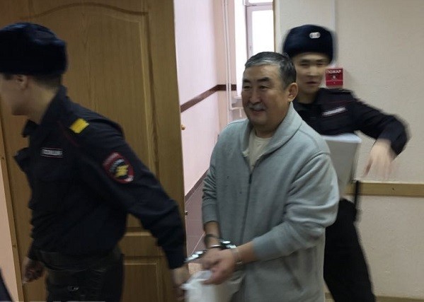 Главу Нюрбинского района выпустят из СИЗО