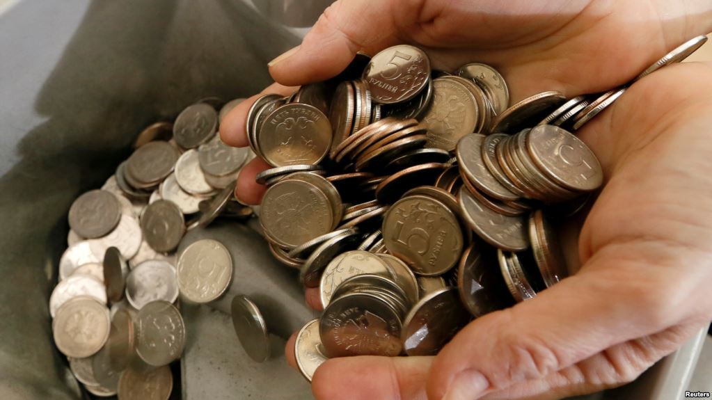 Реальные доходы россиян снизились до уровня 2009 года