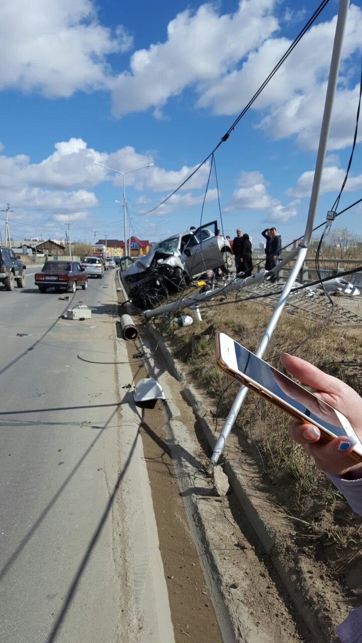 Фотовзгляд: Сегодня утром произошла еще одна авария на улице Чернышевского