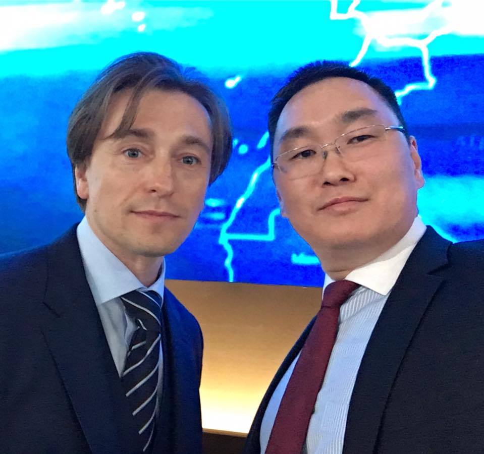 Также Чиряев отметил, что ему удалось поговорить со знаменитым актером: - Поговорил немного с Сергеем Безруковым, пригласил на ЯМКФ, предварительно согласился приехать, но надо согласовать график. 