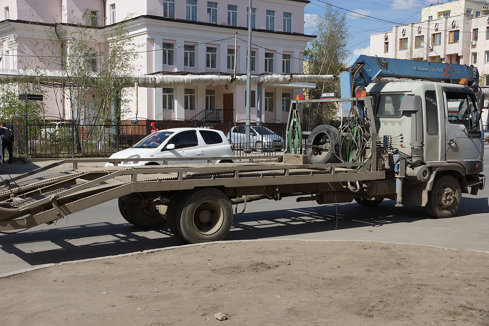 Управление дорог провело рейд по парковочным местам города Якутска