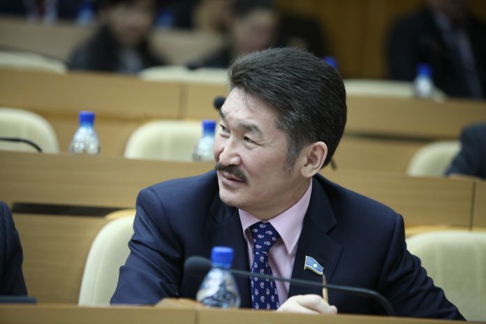 Матвей Евсеев сдает депутатский мандат