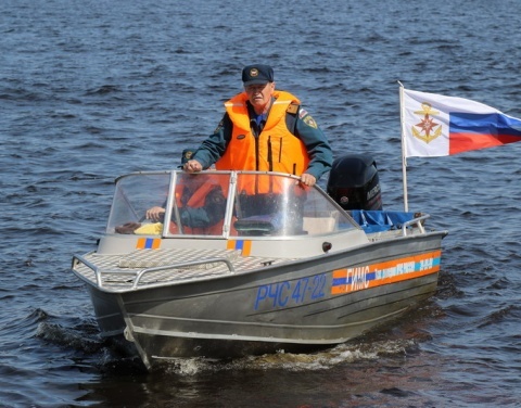 В Якутске проверили готовность сил и средств ГИМС и спасателей