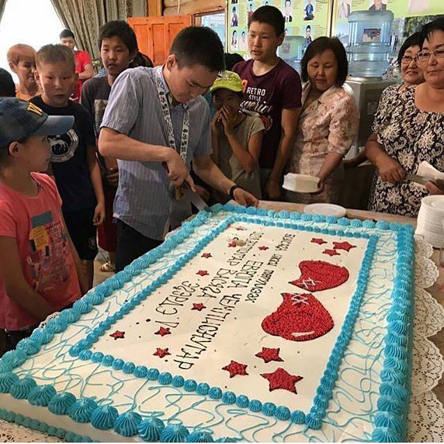 Фотовзгляд: Торт в честь Василия Егорова