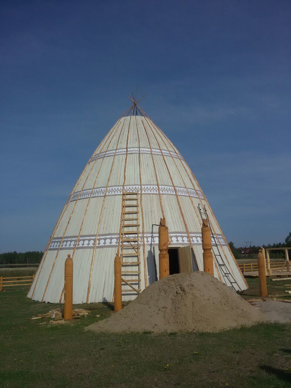 "Я мастер, а не политик", - автор сожженной урасы в Вилюйске