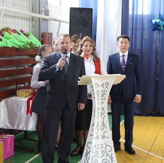 Следователи поздравили воспитанников подшефного учреждения с окончанием учебного года и Днем защиты детей