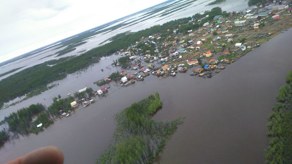 Среднеколымское село уходит под воду