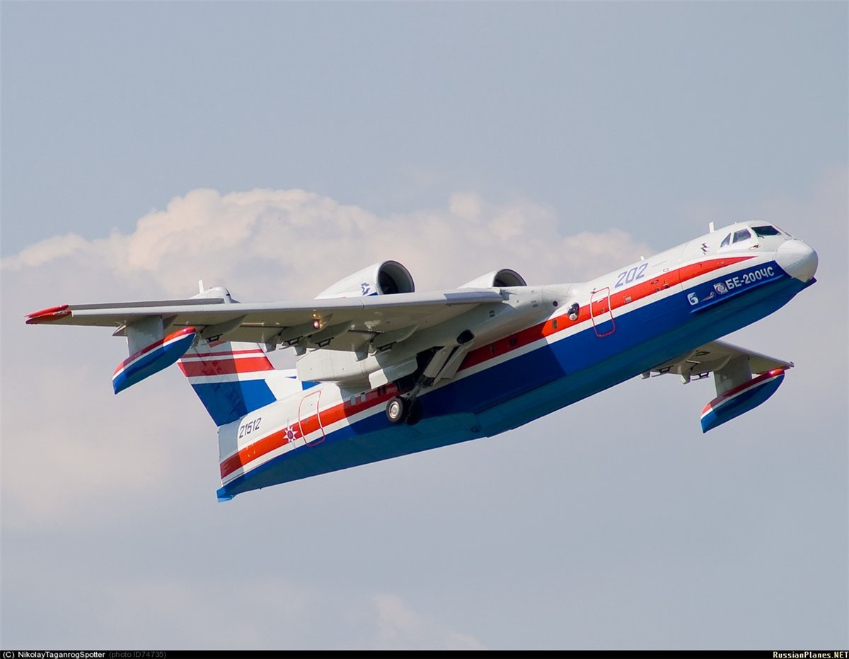 В Якутию прибыл самолет-амфибия Бе-200 для борьбы с лесными пожарами