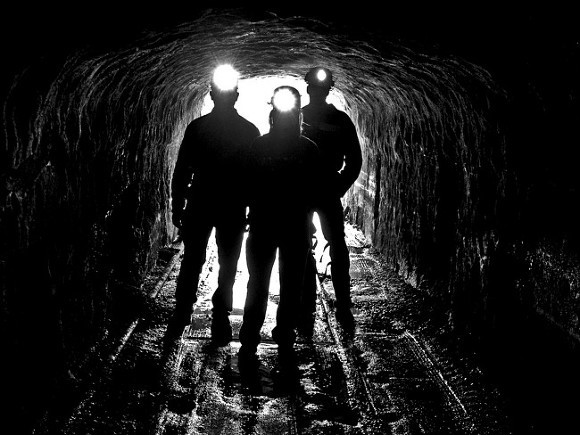 "Алишер работает в шахте со дня основания", - родные рассказали о спасенном шахтере из рудника "Мир"