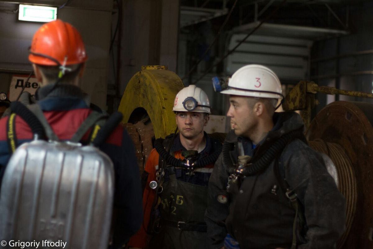 В шахту рудника "Мир" прибывает вода