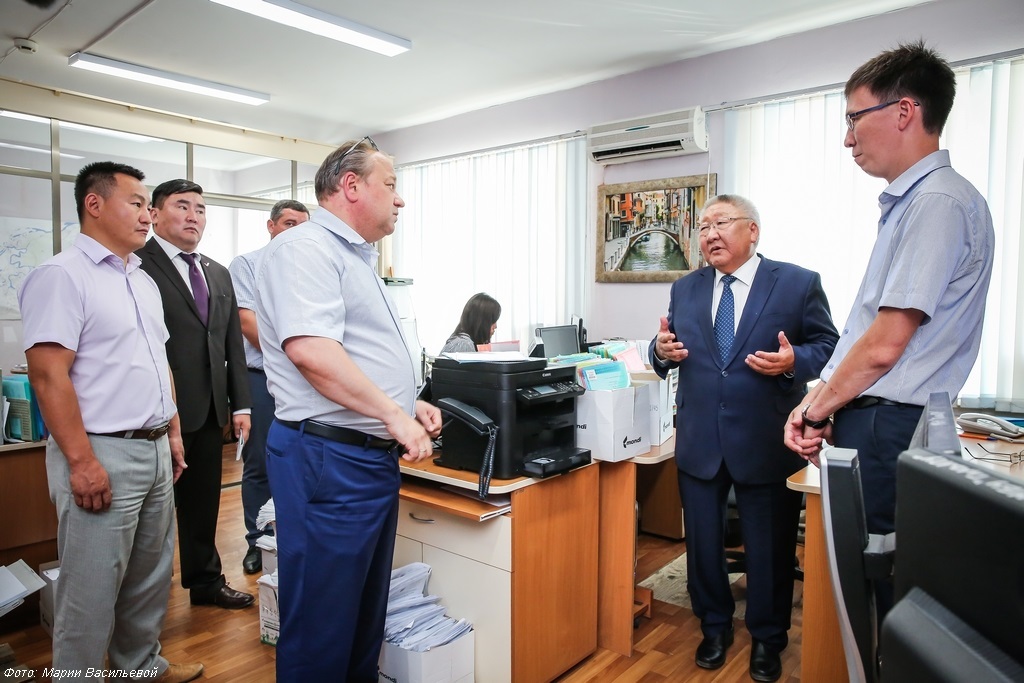 Егор Борисов призвал муниципальных чиновников помнить, что они работают для людей