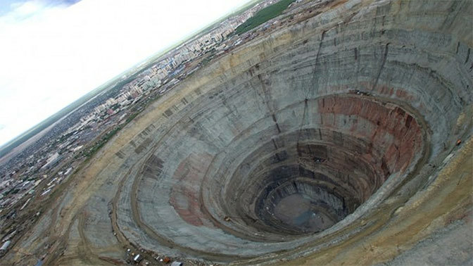 Причиной аварии на руднике "Мир" в Якутии стали неверные проектные решения