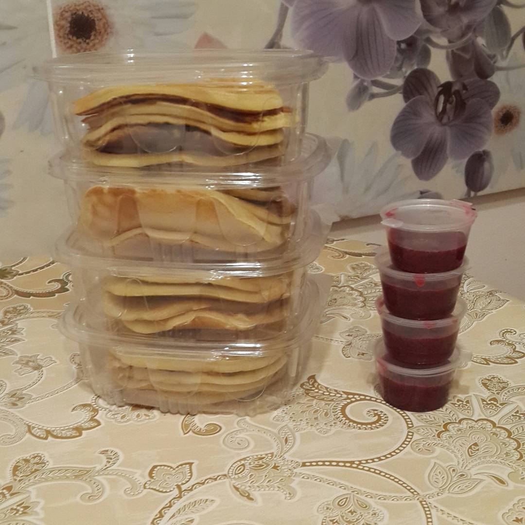 Главный доброволец Якутии занялся выпечкой блинов