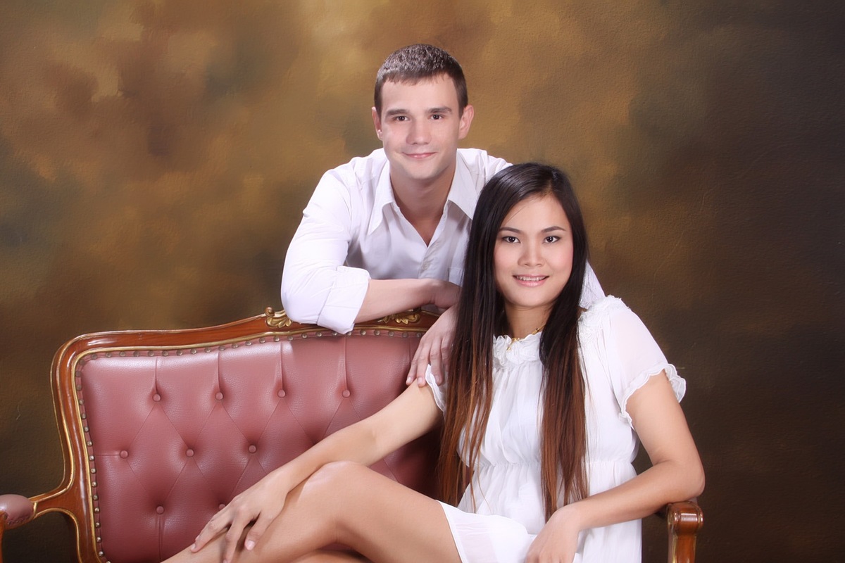 Якутско-тайская семья познакомила ведущего передачи "Поедем, поедим!" с тайской кухней (+видео)