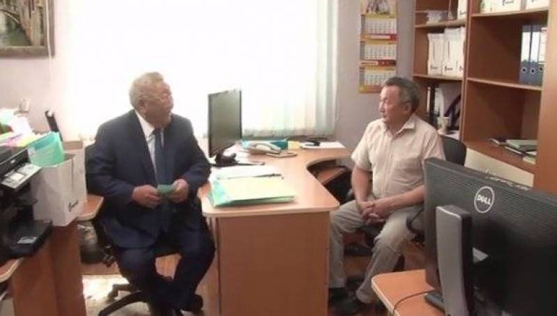 Сотрудника Департамента градостроительства Якутска, не пожелавшего разговаривать с главой республики, увольнять не будут