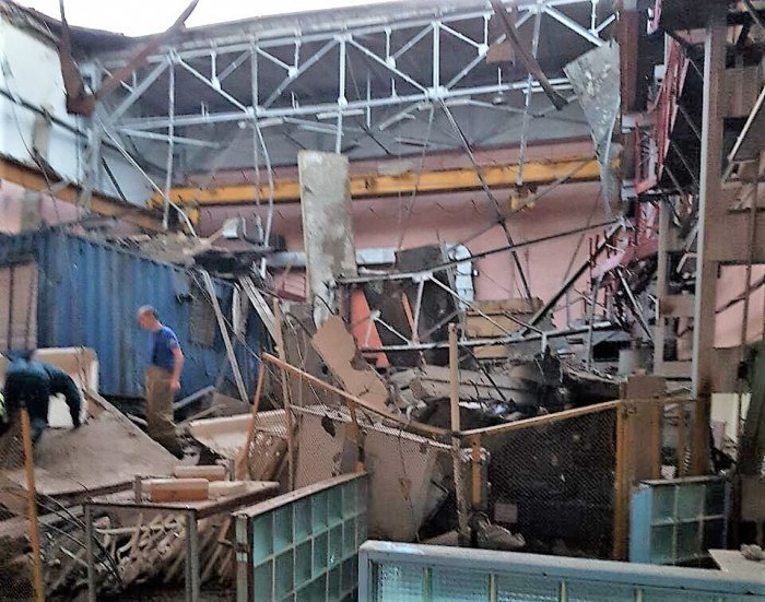Два человека пострадали в Якутии при обрушении в ремонтном цехе ЗЭС
