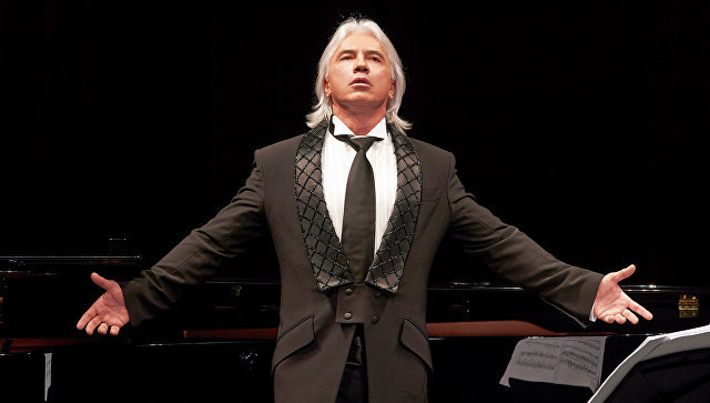 Директор Хворостовского опроверг информацию о смерти певца