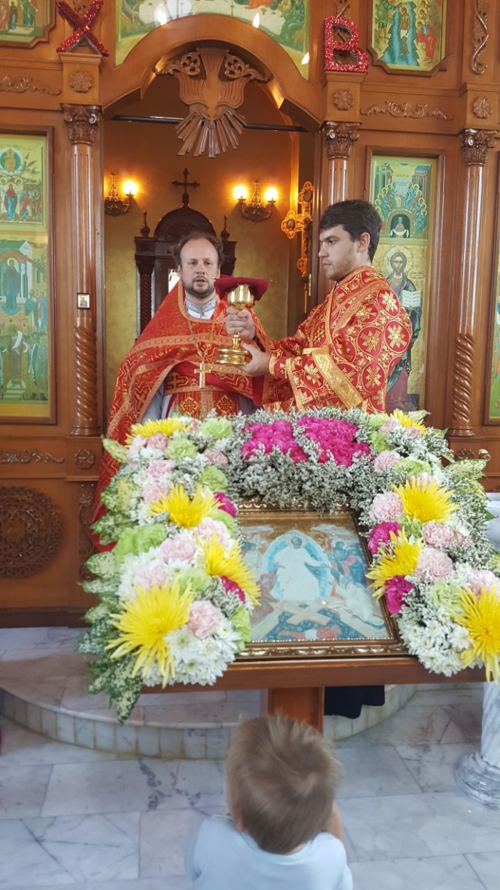 Прихожане поддерживают отца Мелетия, обвиняемого в совращении мальчиков (+видео)