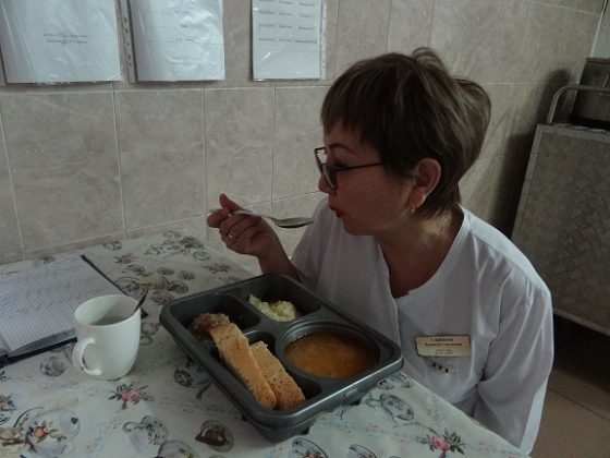 "На питание одного пациента приходится не более 200 рублей в сутки", - в якутской больнице ответили на претензии депутата