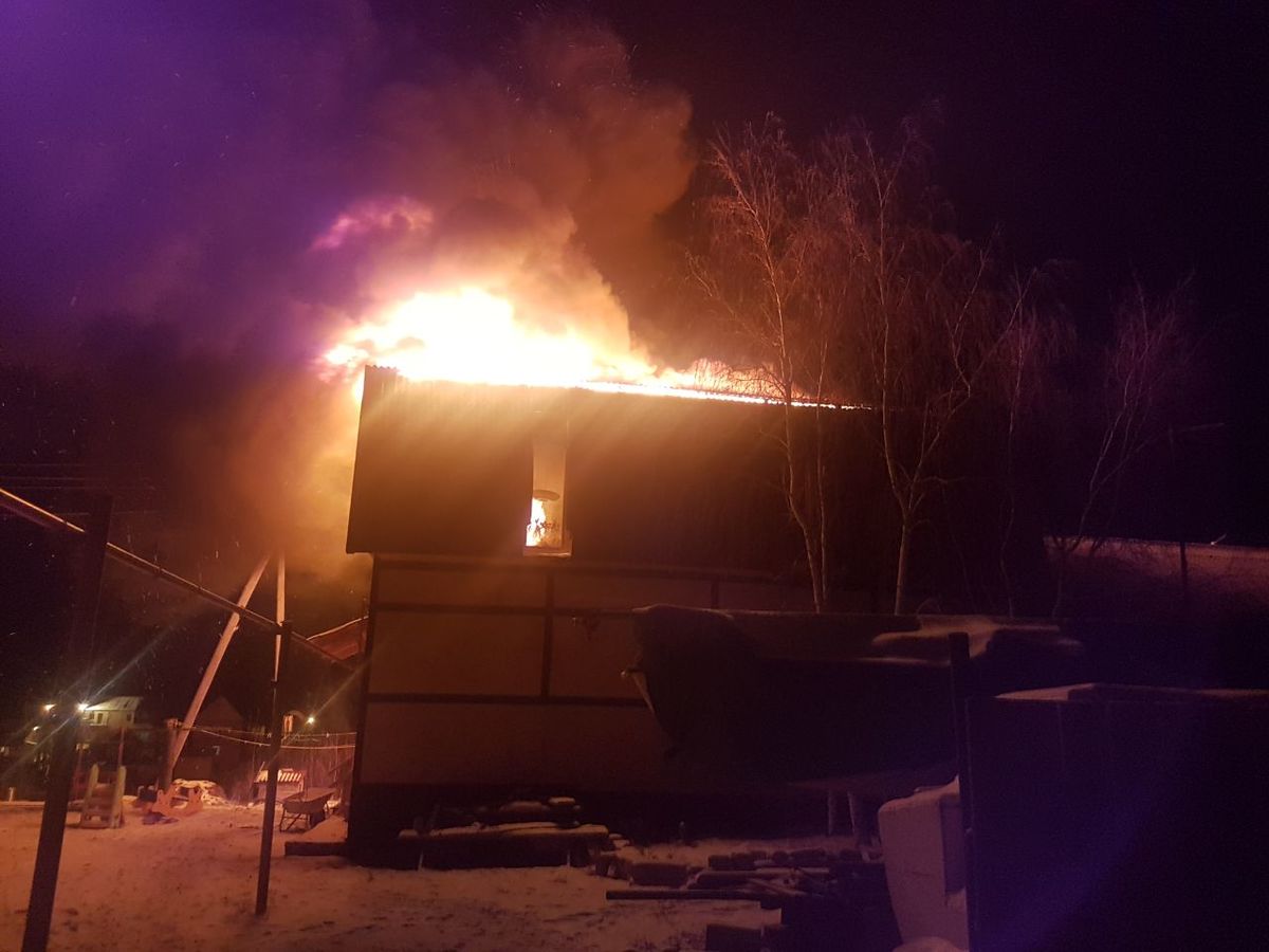 "Мы лишились всего и остались без помощи", - пожар в Якутске лишил крова две семьи