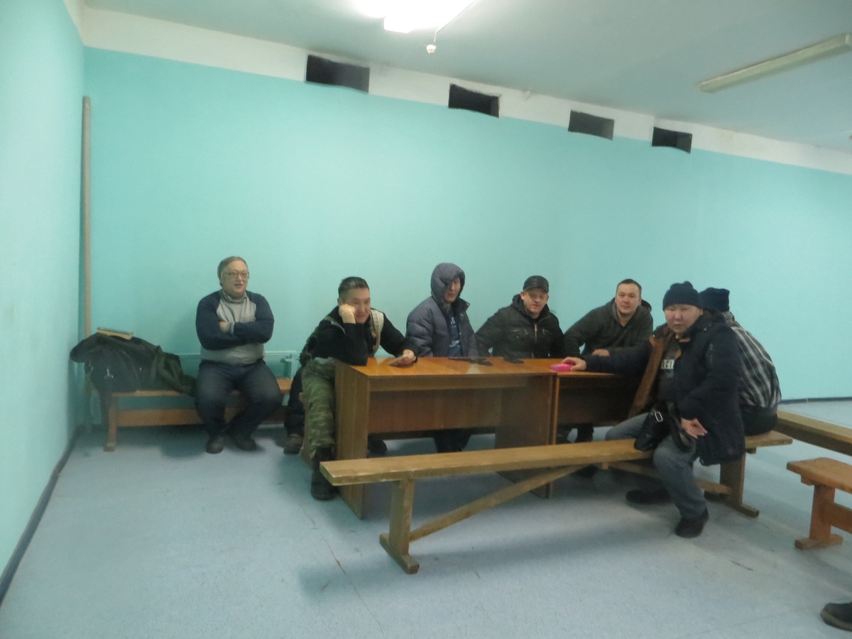 Рабочих ДСК в Якутске, отказывающихся уходить в неоплачиваемый отпуск, разместили в «красном уголке»