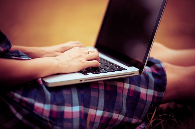 В Якутии 48-летний развратник отправлял фотографии гениталий 15-летней школьнице