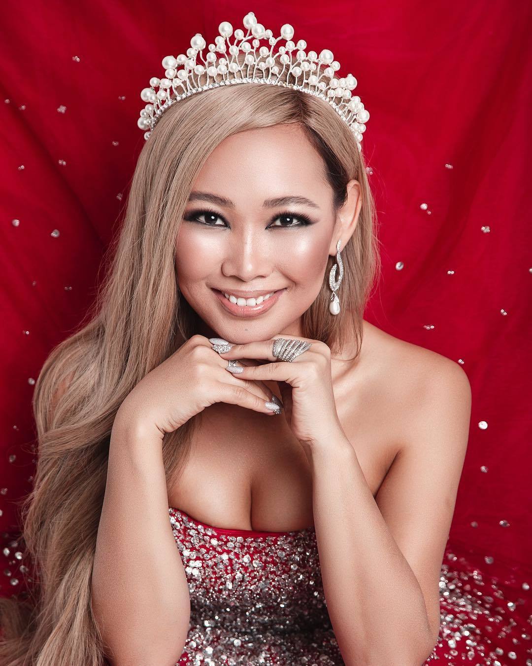 Певица Варя Максима поехала на конкурс красоты Mrs. Globe