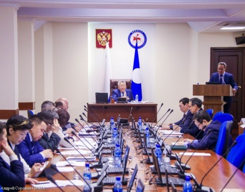 Глава Якутии провёл заседание Комиссии по координации работы по противодействию коррупции