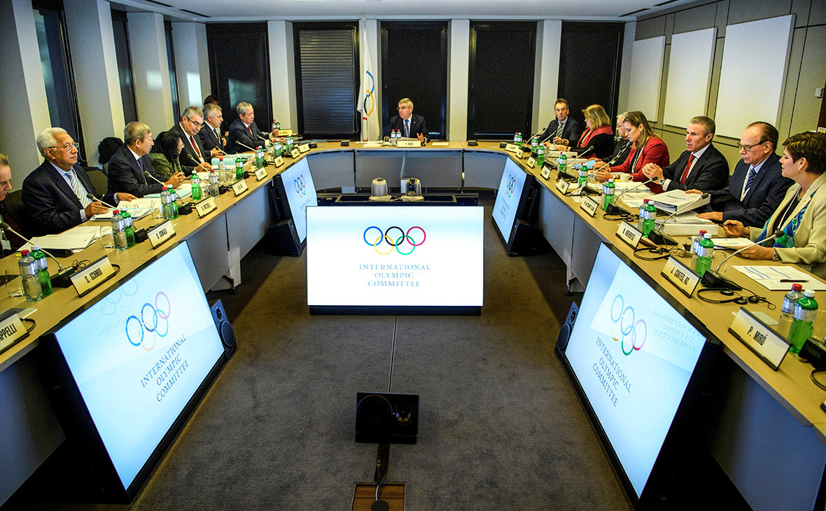 МОК допустил олимпийцев из России к Олимпиаде под нейтральным флагом