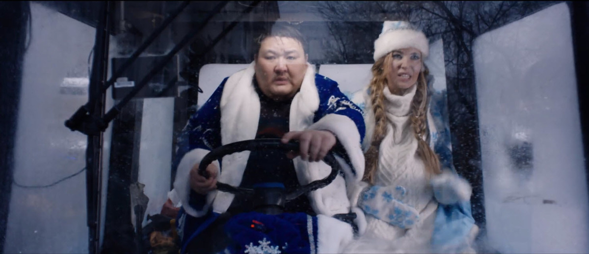 Якутский актер сыграл Деда Мороза в "Елках-6" (видео)