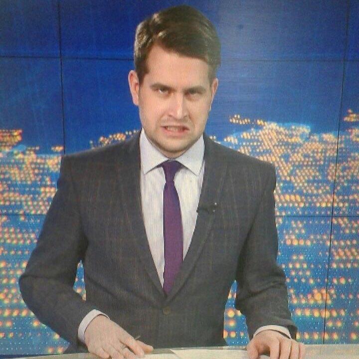 Ведущий НВК "Саха" вышел из образа в студии новостей (+видео)