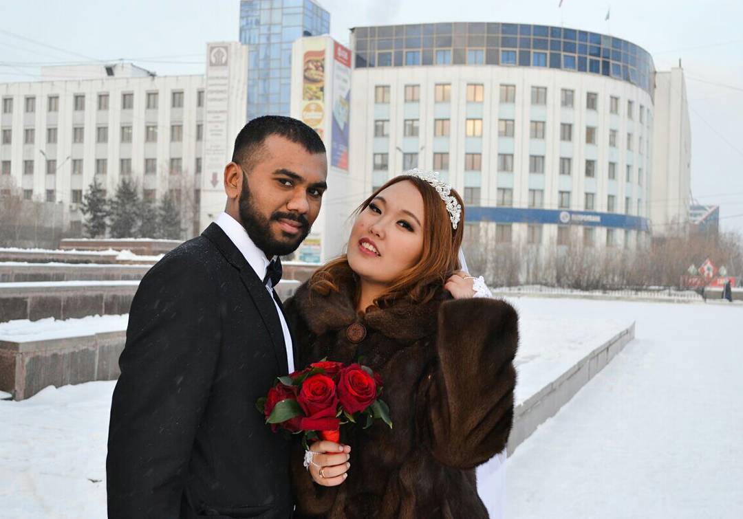 «Познакомились с мужем через соцсети», - якутянка вышла замуж за индийца