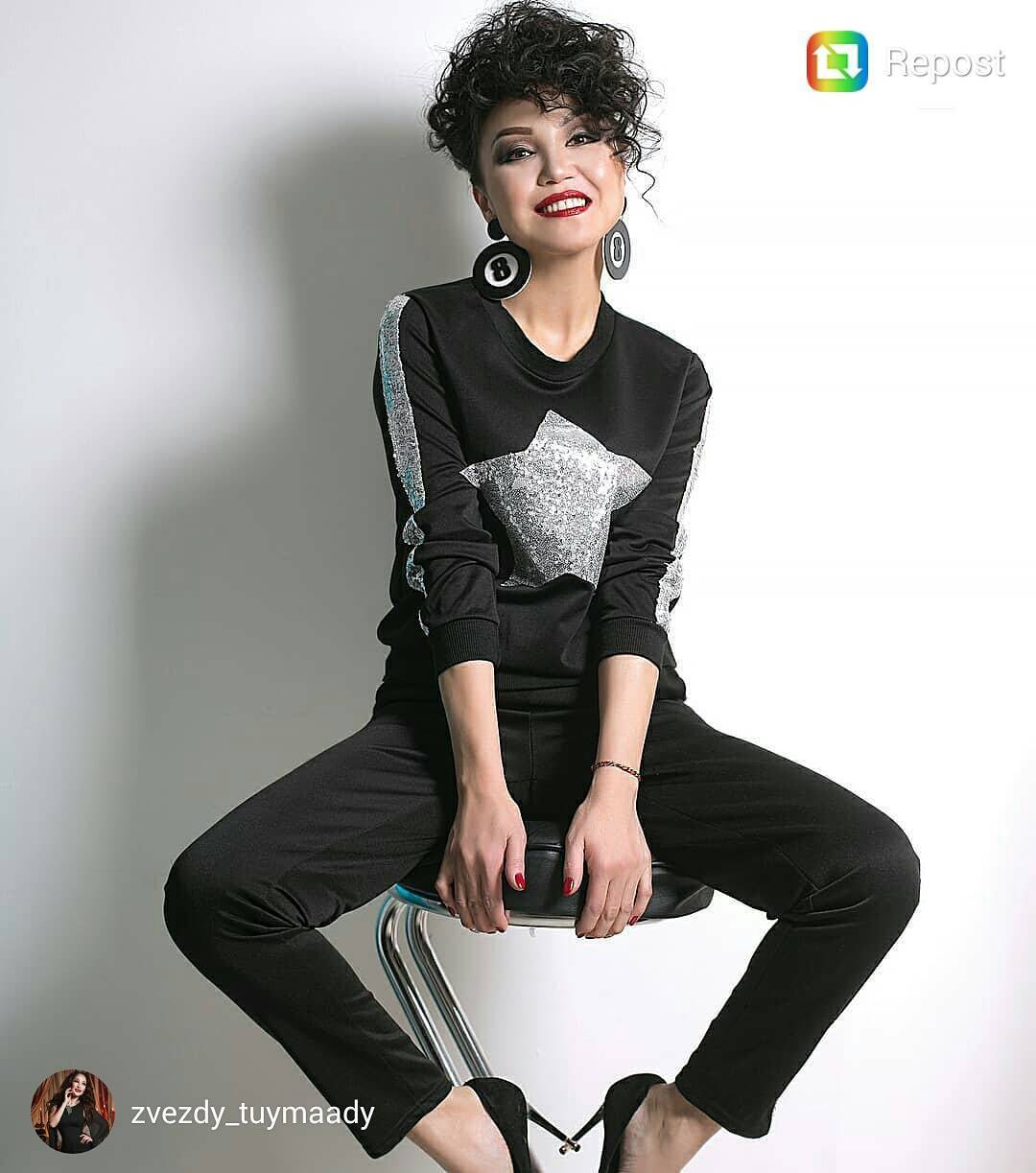 "Весь мир - театр, и люди в нем актеры", - считает Света, которой идут разные образы.