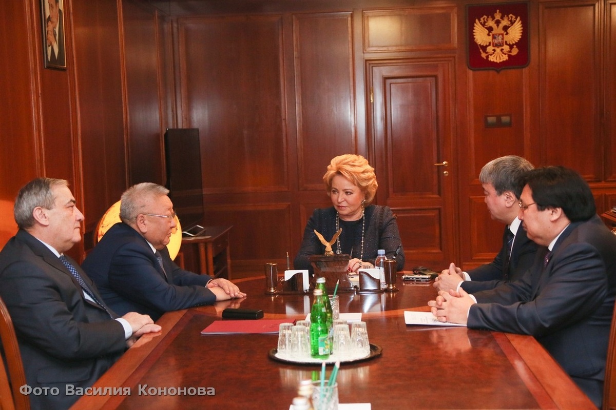 Валентина Матвиенко на "Часе субъекта" в Совете Федерации порекомендовала Егору Борисову заняться спортом