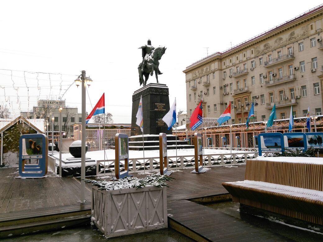 На Тверской площади