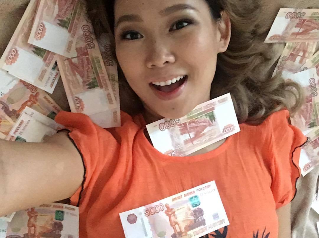 Варя Максима привлекает денежный поток?