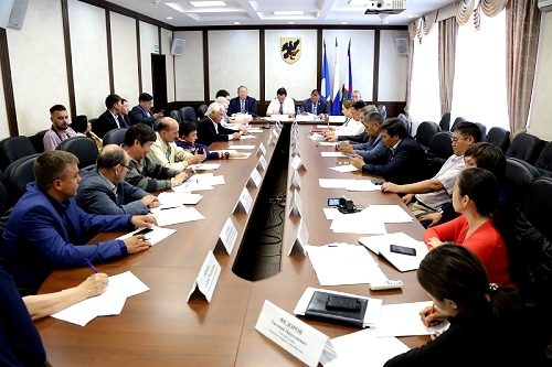 "ОНФ трогать опасно!", - Общественная палата Якутска против ЯКНК (+видео)