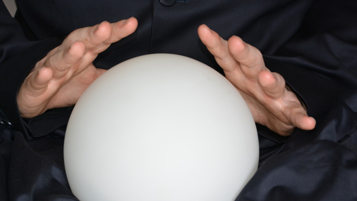 Экстрасенсов и колдунов приравняют к мошенникам