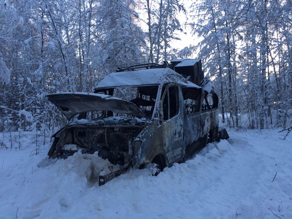 Следком устанавливает обстоятельства возгорания такси с пассажирами в Якутии