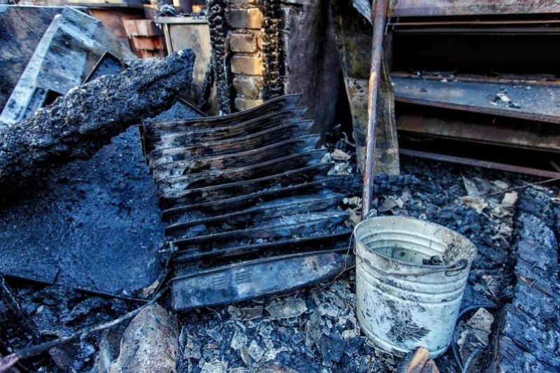 По предварительной информации, семья в Мирном скончалась от отравления угарным газом при пожаре