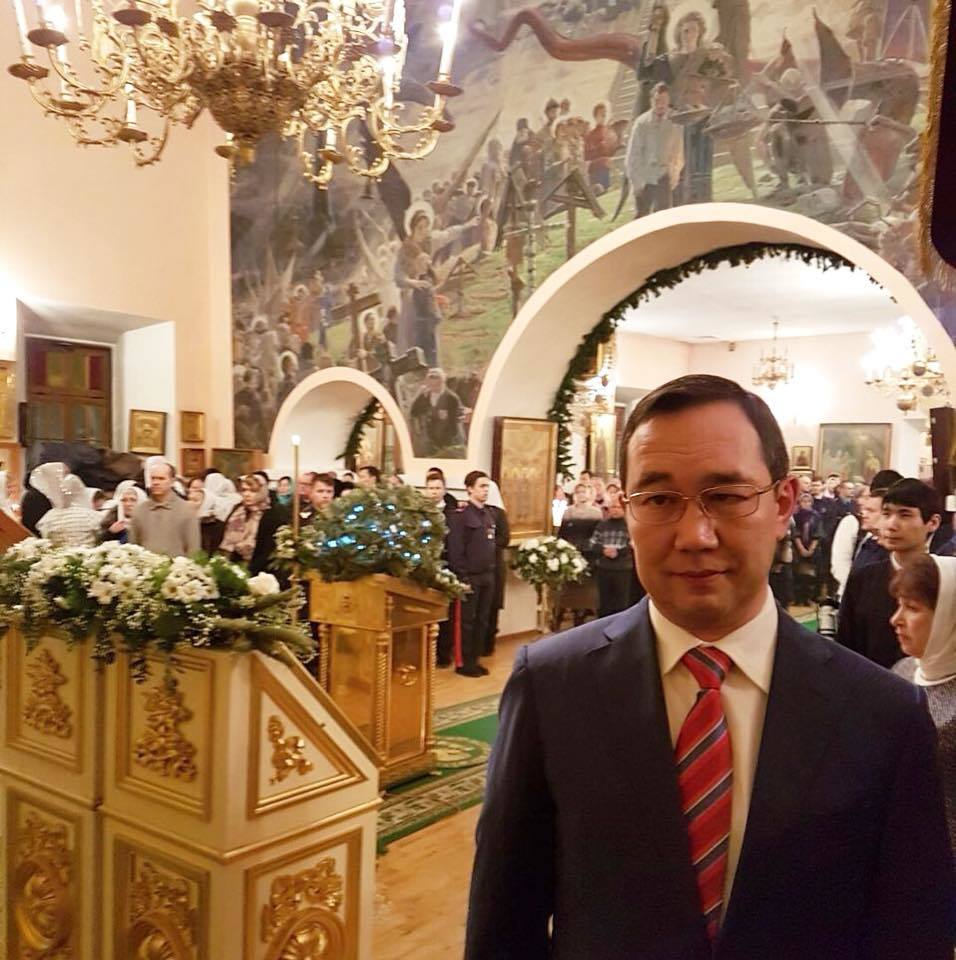 Мэр Якутска посетил ночную службу перед Рождеством